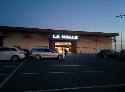 La Halle Beaugency Les Portes De Tavers, Magasin de Vêtements à Tavers