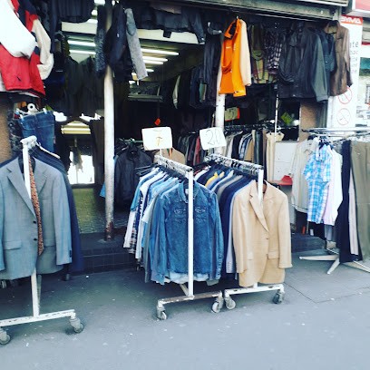 Friperie, Magasin de Vêtements à Paris 18