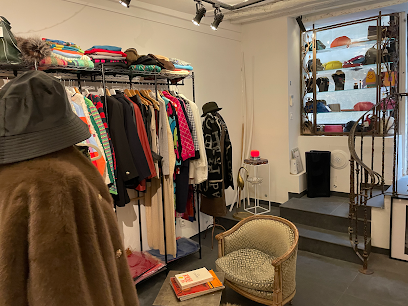 Le Boudoir De Kitoko Magasin De Vêtements à Paris 04
