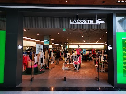 Lacoste, Magasin de Vêtements au Chesnay