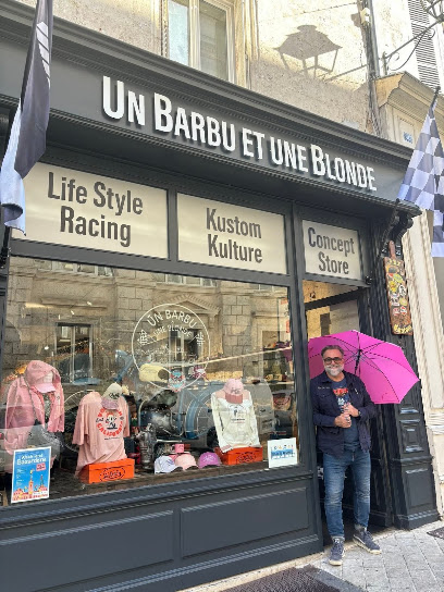 Un Barbu Et Une Blonde Angoulême Magasin De Vêtements à Angoulême