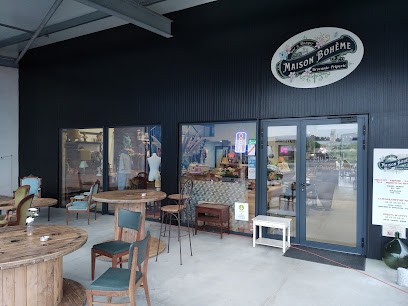 STUDIO 47 Concept Store Mode Bijoux Beauté Coffee Shop, Magasin de Vêtements à Saint-Vincent-de-Tyrosse