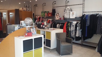 Dessus Dessous, Magasin de Vêtements à Lexy