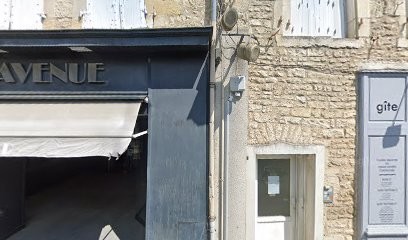 West Avenue, Magasin de Vêtements à Ruffec