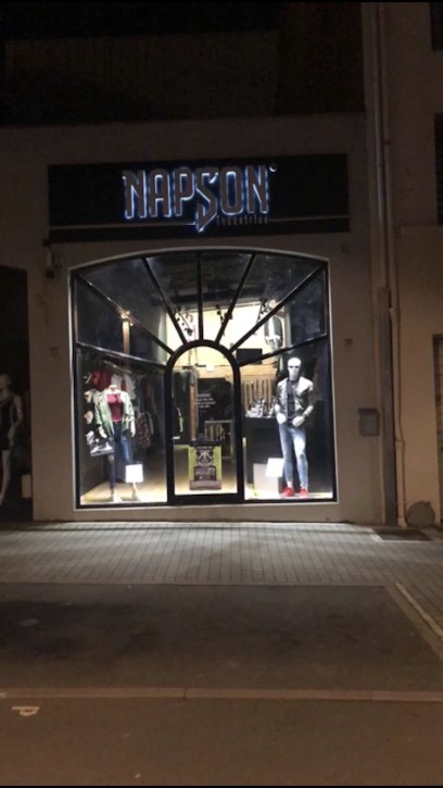 Napson Industries, Magasin de Vêtements à La Roche-sur-Yon