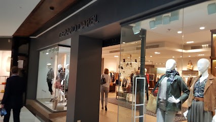 Gerard Darel, Magasin de Vêtements au Chesnay
