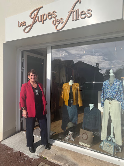 Les Jupes Des Filles Magasin De Vêtements à Sainte-Luce-sur-Loire