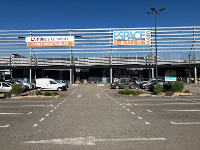 Espace Des Marques LA ROCHE SUR YON, Magasin de Vêtements à La Roche-sur-Yon