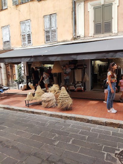 Carmen Women, Magasin de Vêtements à Grasse