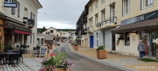Naithy Boutique, Magasin de Vêtements aux Rousses