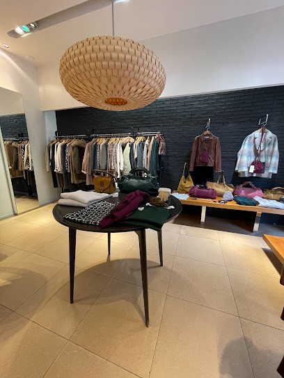 Gérard Darel, Magasin de Vêtements à Limoges