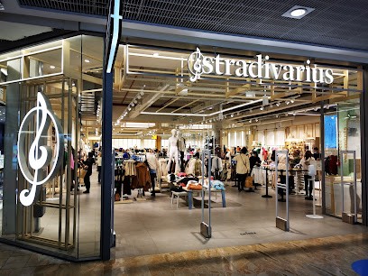 Stradivarius, Magasin de Vêtements à Thiais