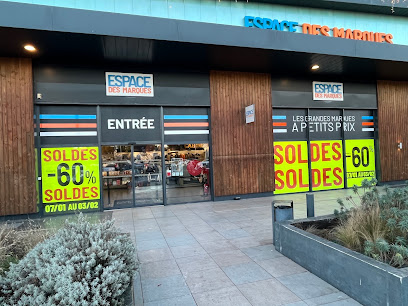 Espace Des Marques - Sene Magasin De Vêtements à Séné