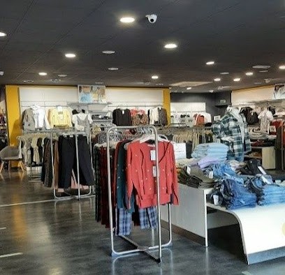 Cache Cache, Magasin de Vêtements à Thiers