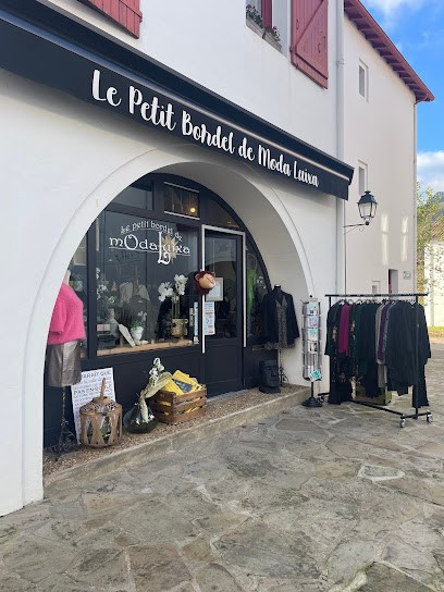 Le Petit Bordel de Moda Luixa, Magasin de Vêtements à Sare