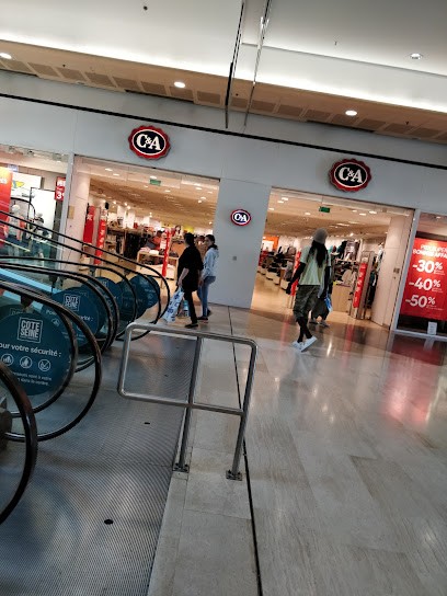C&A, Magasin de Vêtements à Argenteuil
