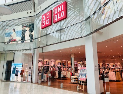 UNIQLO Val D'Europe, Magasin de Vêtements à Serris