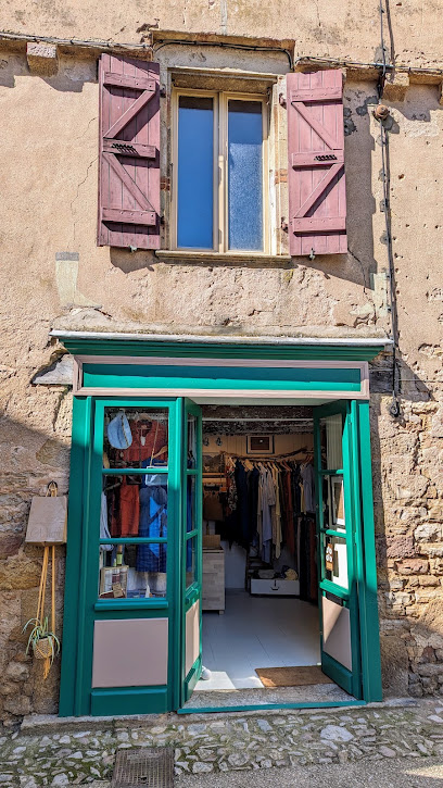 Mirabelle, Magasin De Vêtements à Puycelsi