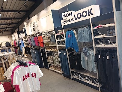 Store Kiabi Sollies Pont, Magasin de Vêtements à Solliès-Pont