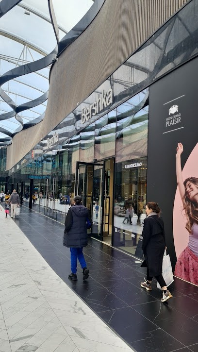 Bershka, Magasin de Vêtements à Plaisir