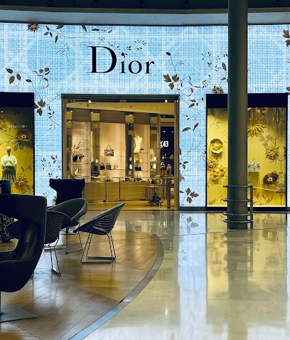 Dior, Magasin de Vêtements au Mesnil-Amelot