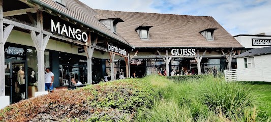 MANGO, Magasin de Vêtements à Pont-Sainte-Marie