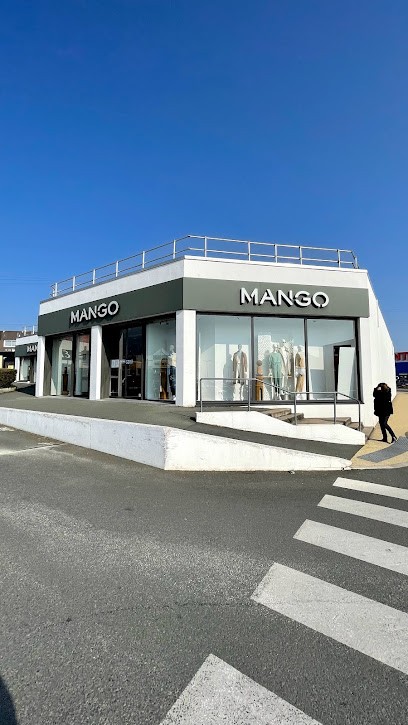 Mango, Magasin de Vêtements à Puilboreau