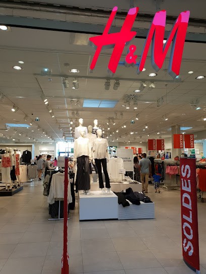 H&M, Magasin de Vêtements à Mundolsheim