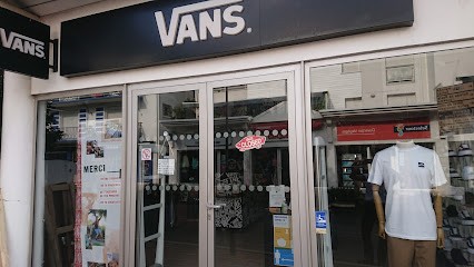 VANS Store Hossegor, Magasin de Vêtements à Angresse