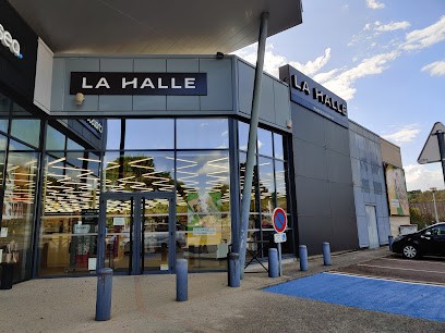La Halle Montbard, Magasin de Vêtements à Montbard