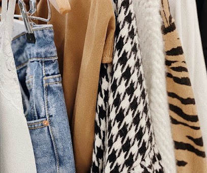 Boutique Loultie Vêtements Femmes Et Accessoires, Magasin de Vêtements à L'Isle-sur-la-Sorgue