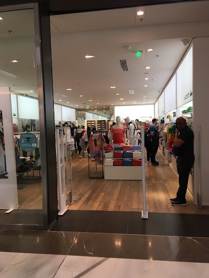 LACOSTE, Magasin de Vêtements à Rosny-sous-Bois