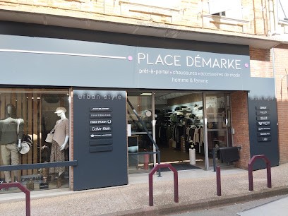 Place Demarke Grenade, Magasin de Vêtements à Grenade