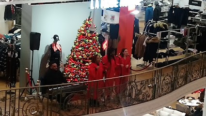 ZAPA Galeries Lafayette Reims, Magasin de Vêtements à Reims