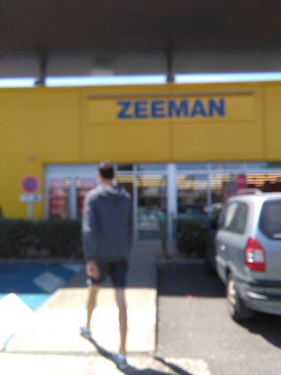 Zeeman Sedan Avenue de la Marne, Magasin de Vêtements à Sedan