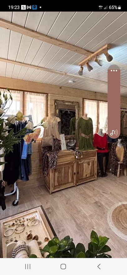 Le Chalet De La Mode J&O, Magasin de Vêtements à Mèze