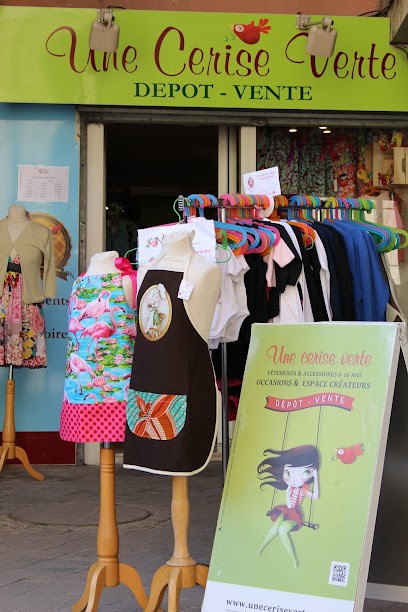 Une Cerise Verte, Magasin de Vêtements à L'Isle-sur-la-Sorgue