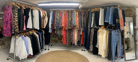 Azetoo.com, Magasin de Vêtements au Pradal