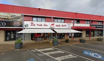 La Rue Du Chat Qui Dort, Magasin de Vêtements à Crach