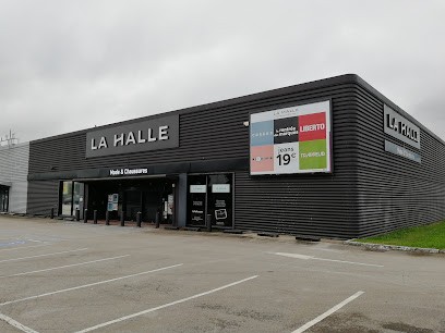 La Halle Saint Dizier Zc Du Chene Saint Amand, Magasin de Vêtements à Saint-Dizier