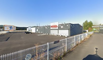 Universal Jeans & Shoes, Magasin de Vêtements à Issoire