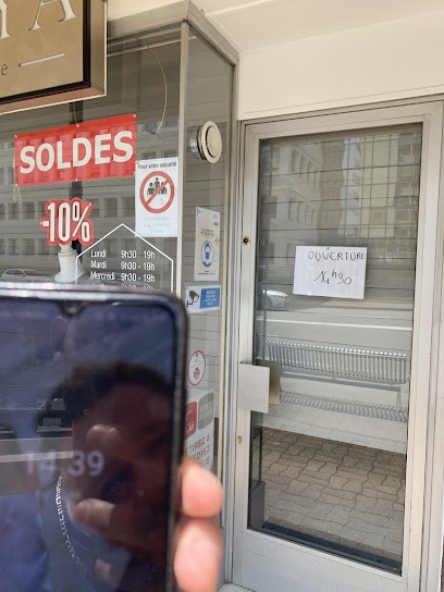 LAYA Boutique, Magasin de Vêtements à Bourg-en-Bresse