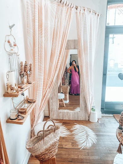 Tête à Paillettes, Magasin de Vêtements à Saint-Juéry