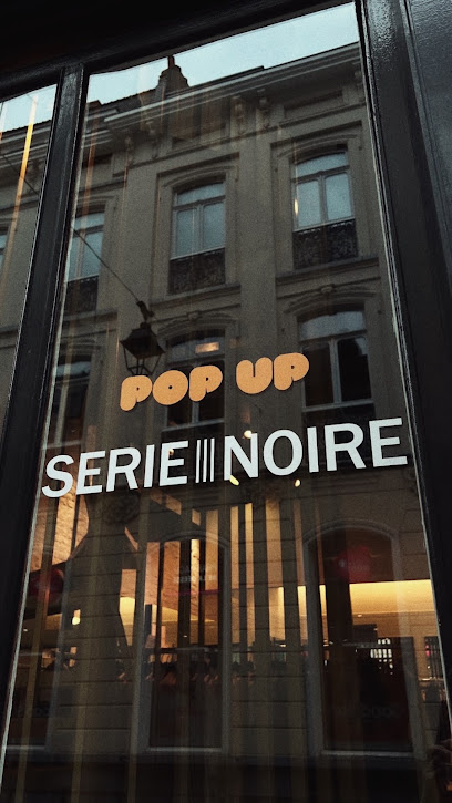 Serie Noire Pop Up Magasin De Vêtements à Lille