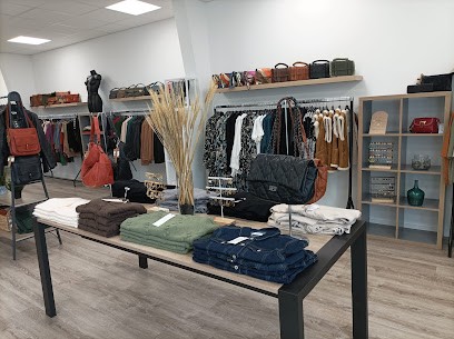 Atypik - Lesneven - Prêt à porter Femmes - Accessoires de mode, Magasin de Vêtements à Lesneven