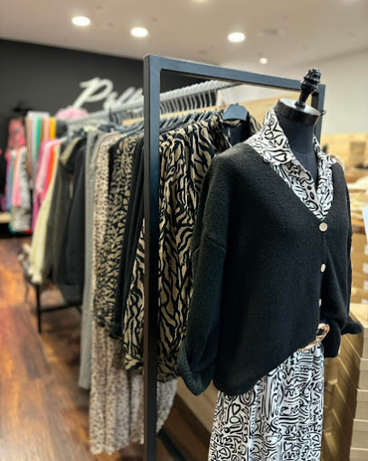 Boutique Péllé Magasin De Vêtements aux Arcs