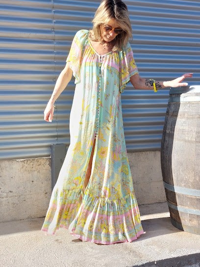 Le Showroom D Aby, Magasin de Vêtements à Mèze