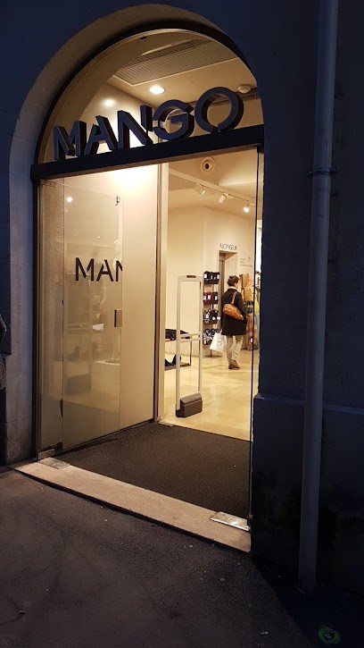 Mango, Magasin de Vêtements à Montpellier