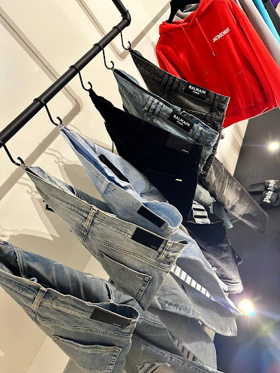 Lareetz, Magasin De Vêtements à Paris 09