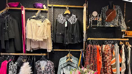 Mlle Paillettes Magasin De Vêtements à Pont-l'Abbé